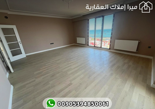 شقة بإطلالة لا تُضاهى على البحر - 3 غرف وصالة للبيع في يومرا